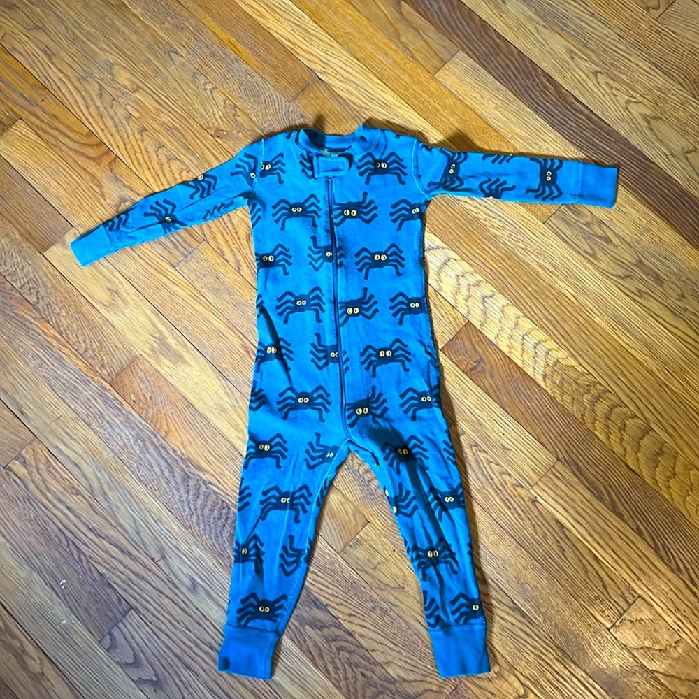Hanna Andersson Halloween Spider pajamas zip sleeper